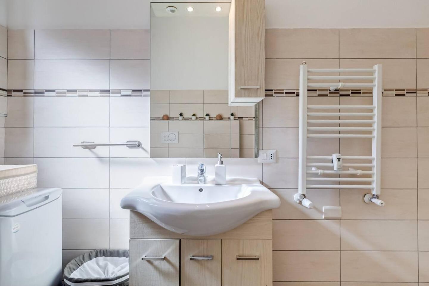 Bright And Spacious 2Bdr Apartment 로마 외부 사진